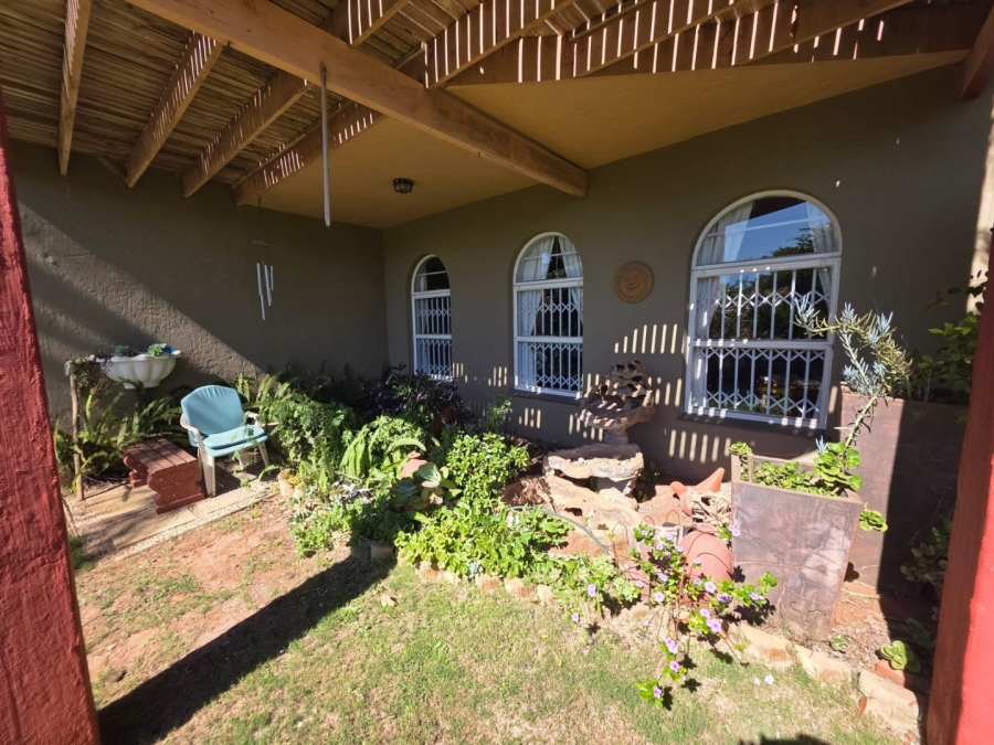 4 Bedroom Property for Sale in Wavecrest Eastern Cape